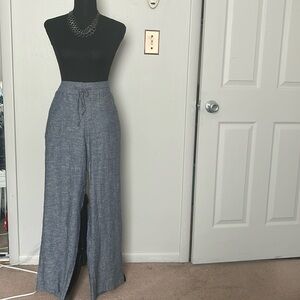 Linen & Viscosa pants w/2 front pockets and 2 back pockets.  Draw sting waist